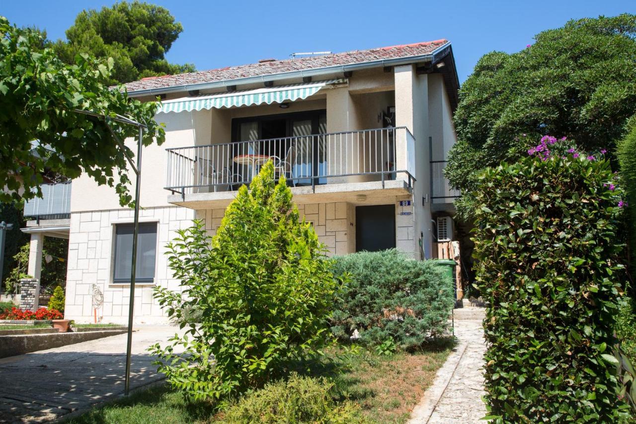 Apartmani Nena I Branko Premantura Exterior photo