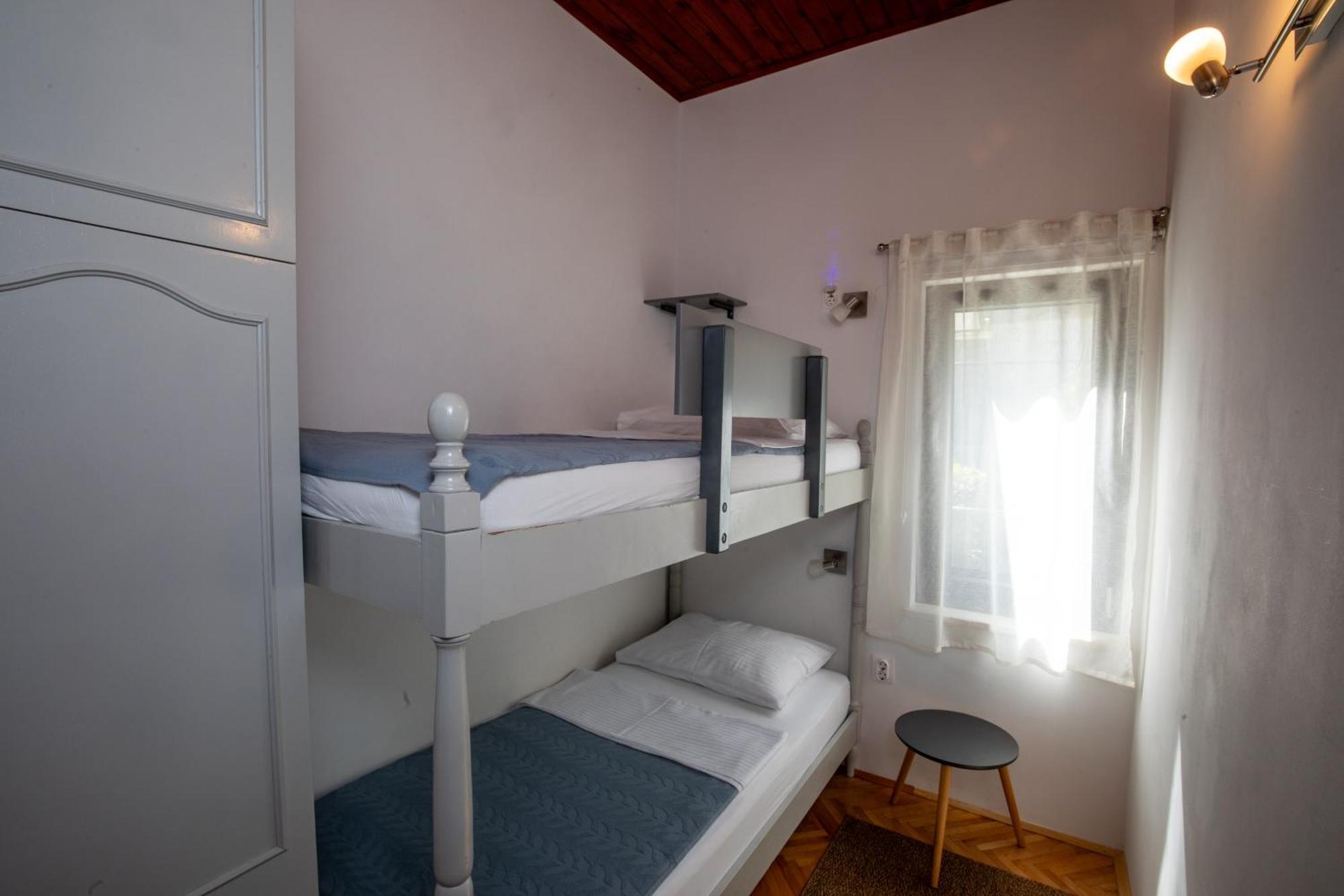 Apartmani Nena I Branko Premantura Exterior photo